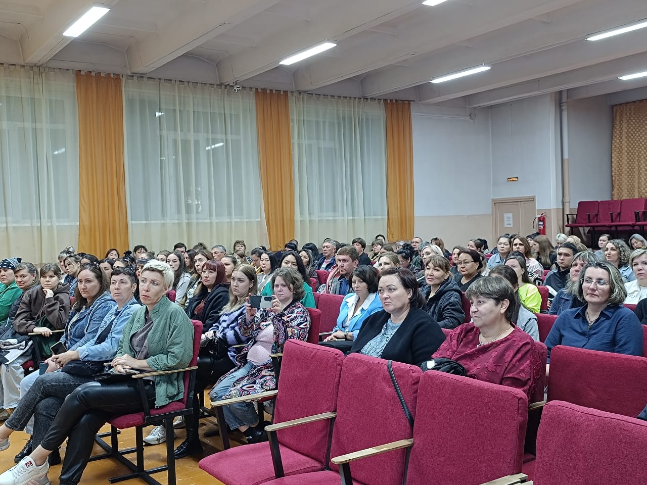 "Адал Азамат" тәрбиесіндегі жауапты ата-ана / Общешкольные родительские собрания